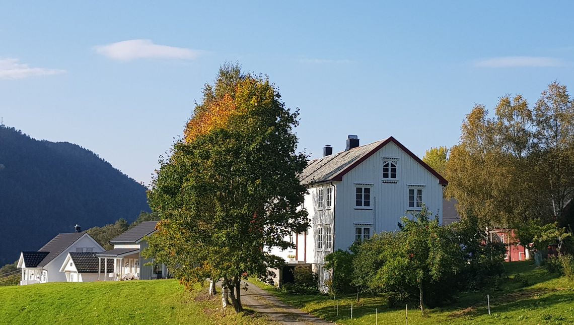 gardstun natur låve