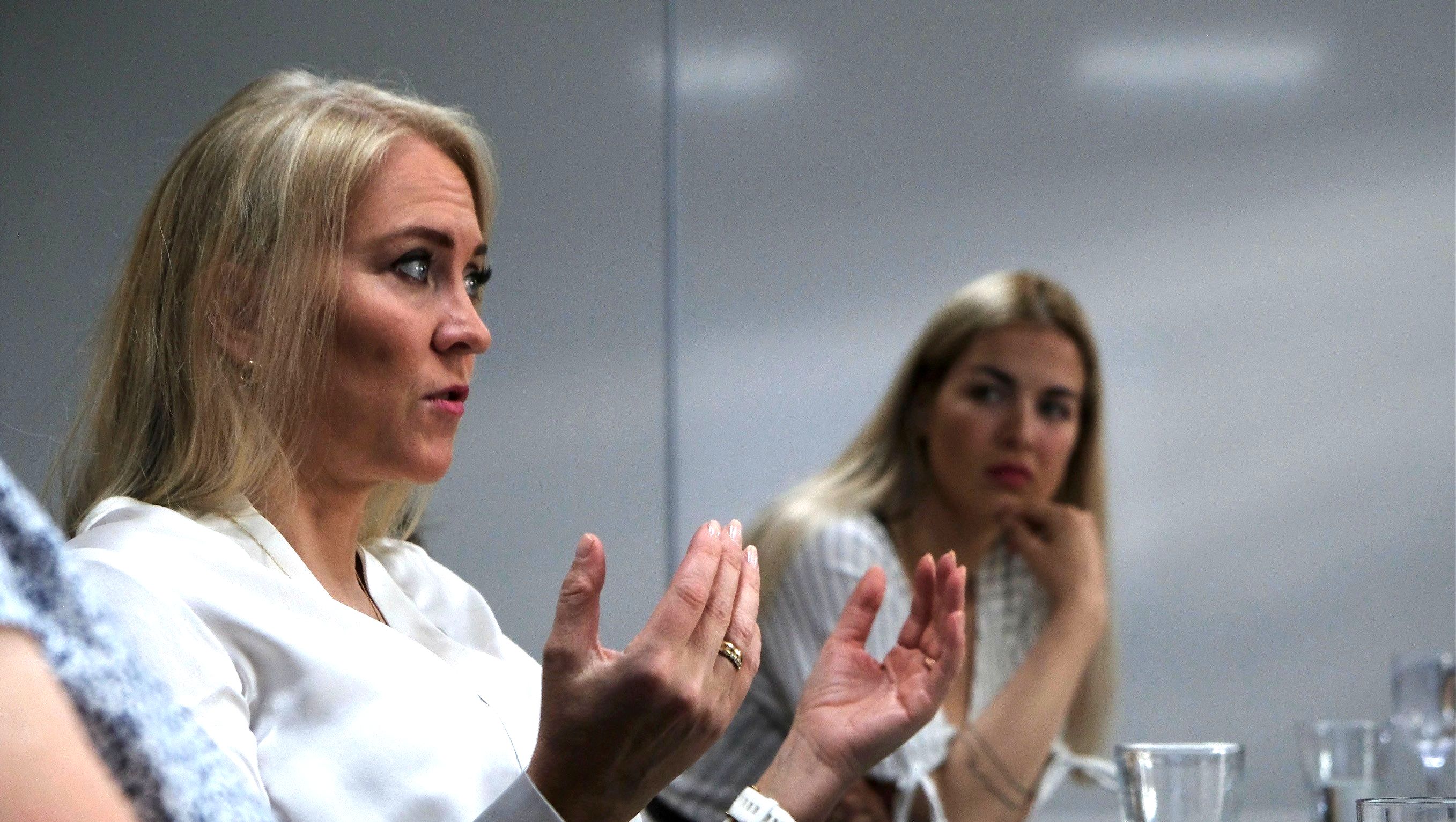 Lill Sverresdatter leder NSF i samtale på Helseinnovasjonssenteret